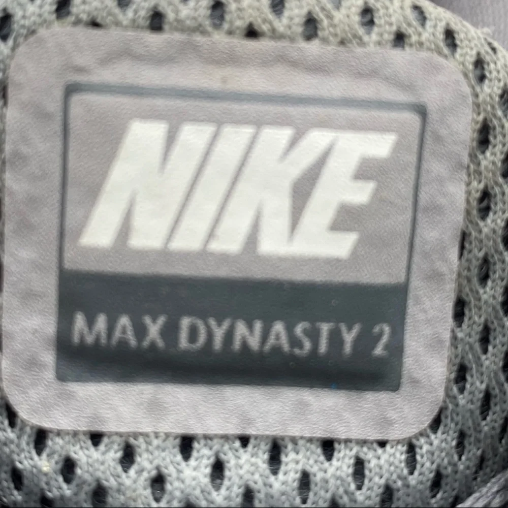 Nike Max Dynasty 2 Athletic Shoes 852445-004 Gray White Women's Size 8